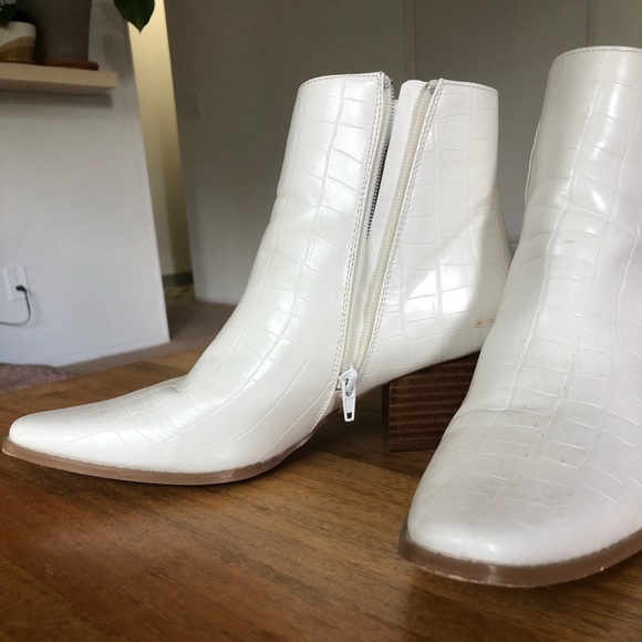 Coconuts by Matisse white booties - Picture 2 of 5